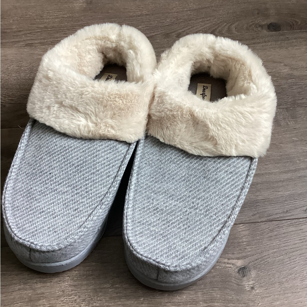Dear foams women’s size 11 slippers NWT